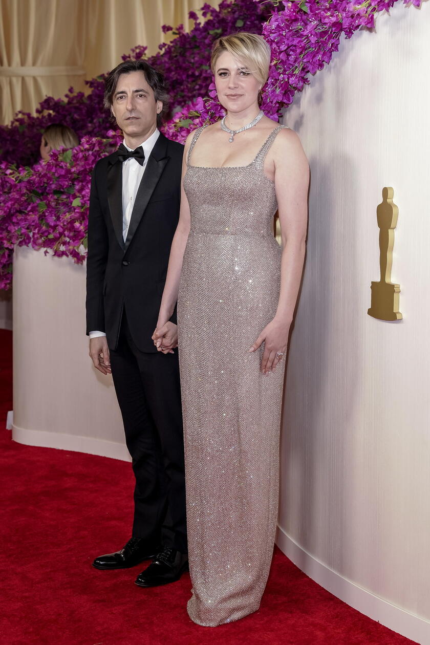 Arrivals - 96th Academy Awards Greta Gerwig con Noah Baumbach © ANSA/EPA